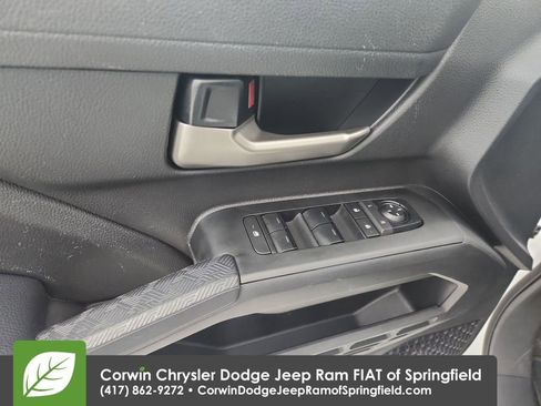 Used 2024 Toyota Tacoma TRD Off-Road image 21