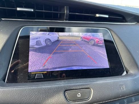 Used 2019 Cadillac XT4 Luxury w/ Cold Weather Package FWD image 9