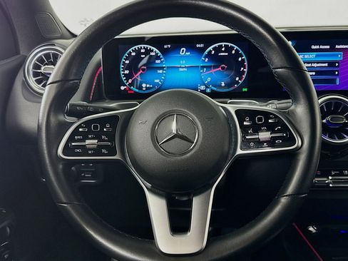 Certified 2022 Mercedes-Benz GLB 250 image 18