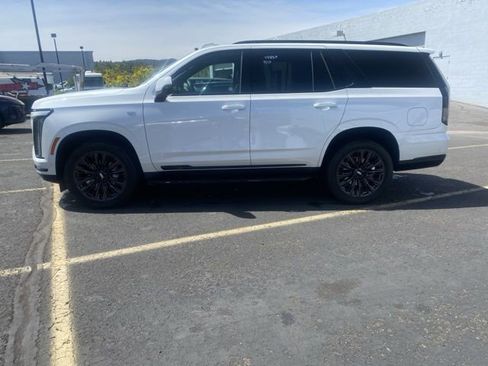 Used 2025 Cadillac Escalade Sport w/ LPO, ONYX Package AWD/4WD image 4