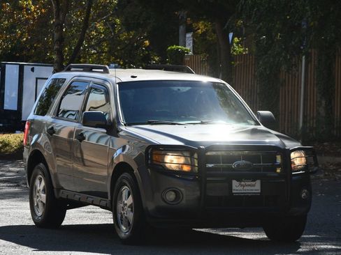 Used 2009 Ford Escape XLT image 9