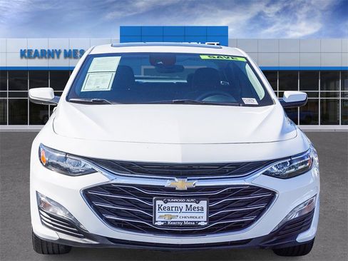 Used 2024 Chevrolet Malibu LT image 2