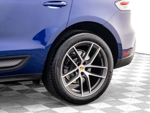 Certified 2025 Porsche Macan image 34