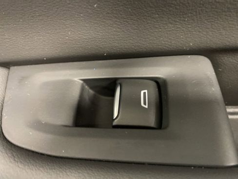 Certified 2025 Chevrolet Suburban High Country image 20