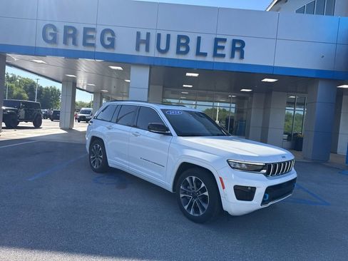 Used 2024 Jeep Grand Cherokee Overland w/ Luxury Tech Group IV AWD/4WD image 37