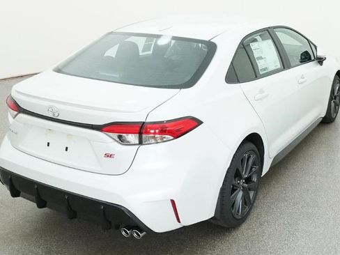 Used 2026 Toyota Corolla SE FWD image 11