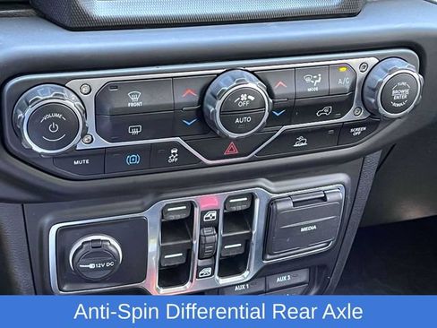 Used 2023 Jeep Wrangler Unlimited AWD/4WD image 26