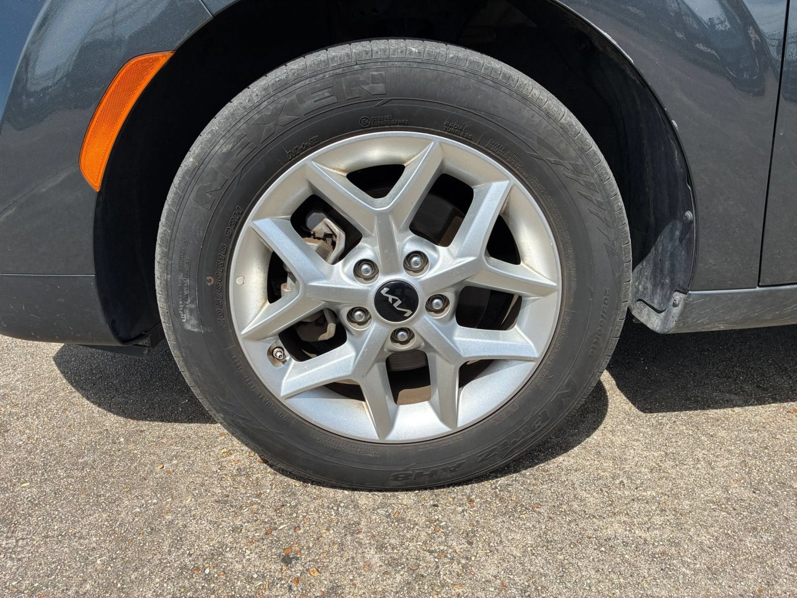 Used 2025 Kia Soul LX w/ LX Technology Package FWD image 27