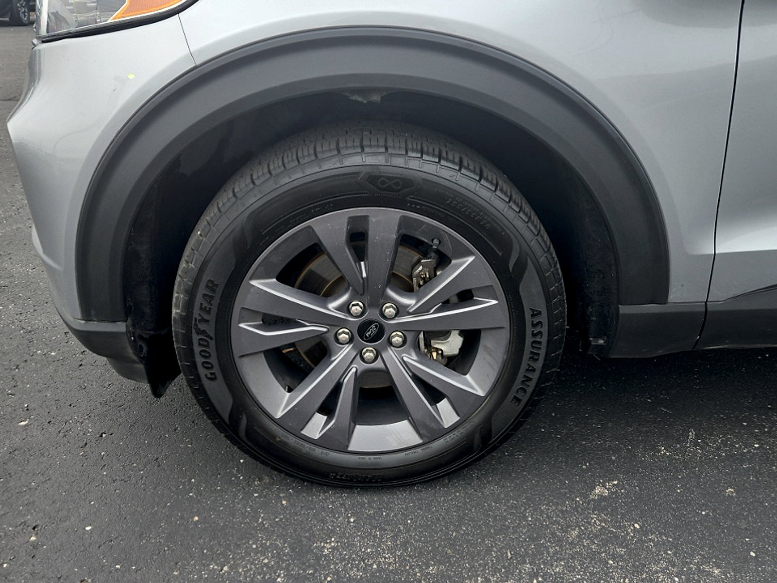 Certified 2022 Ford Explorer XLT w/ Equipment Group 202A AWD/4WD image 24