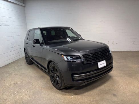 Used 2023 Land Rover Range Rover SE image 4
