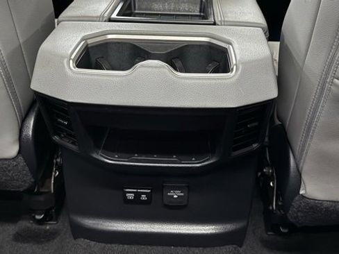 Used 2024 Toyota Tundra Limited image 30