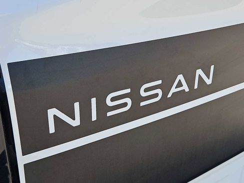 Used 2024 Nissan Frontier SV w/ Hardbody Edition image 12