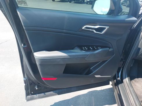 Used 2025 Kia Sportage EX FWD image 14