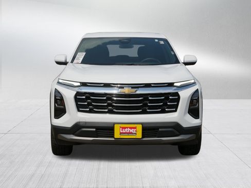 Used 2025 Chevrolet Equinox LT FWD image 2