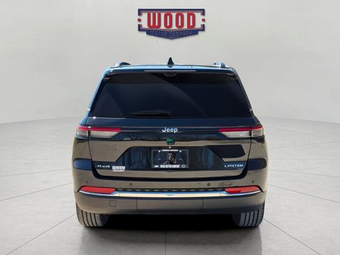 Used 2023 Jeep Grand Cherokee Limited w/ Luxury Tech Group II image 3