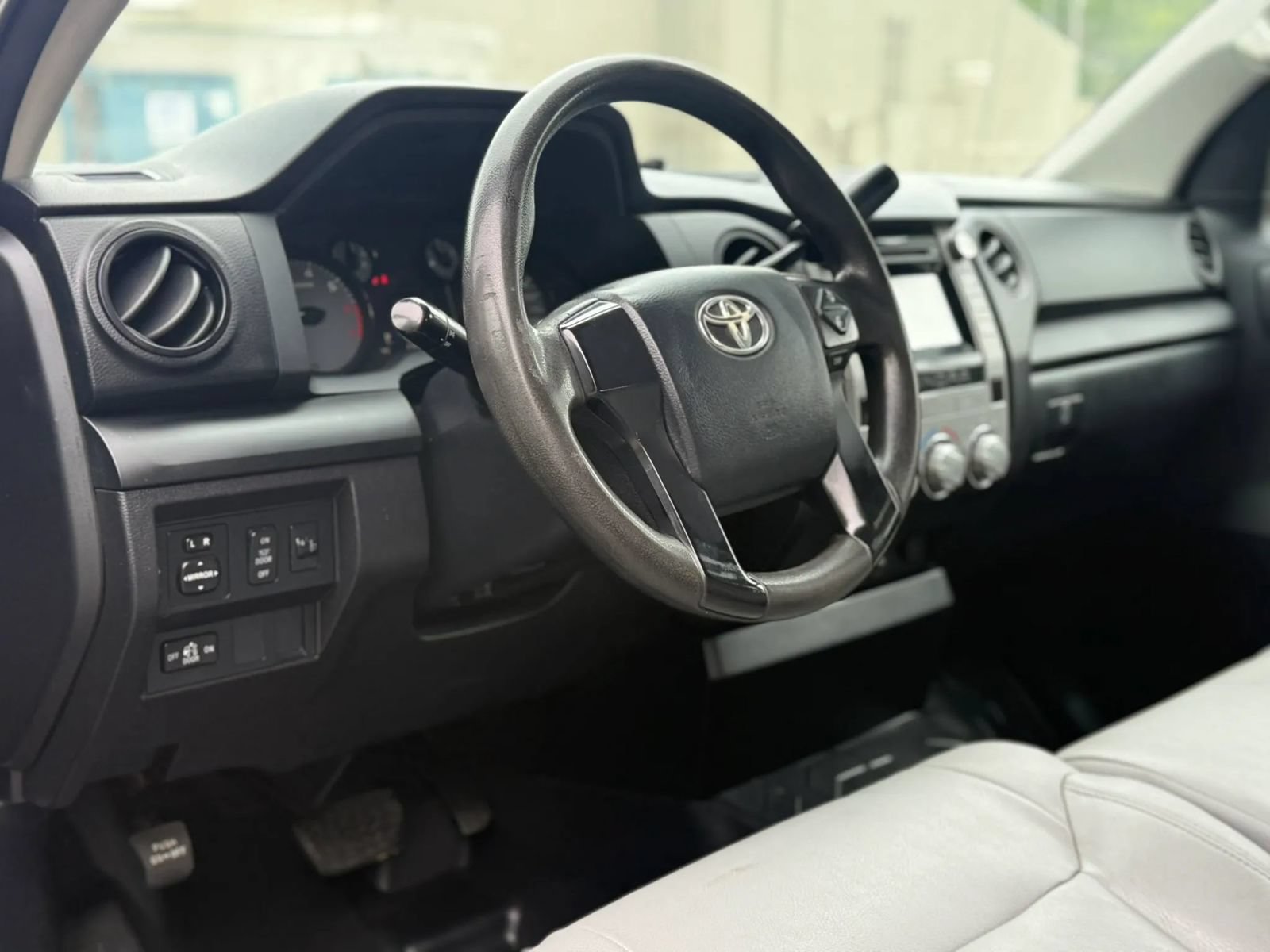 Used 2014 Toyota Tundra SR AWD/4WD image 11