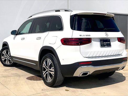 New 2025 Mercedes-Benz GLB 250 image 12