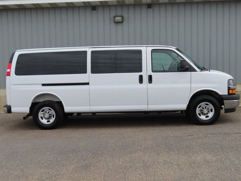 Used 2025 Chevrolet Express 3500 LT image 2