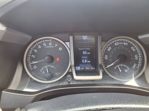 Used 2019 Toyota Tacoma SR5 RWD image 17