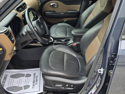 Used 2016 Kia Soul + w/ Audio Package FWD image 15