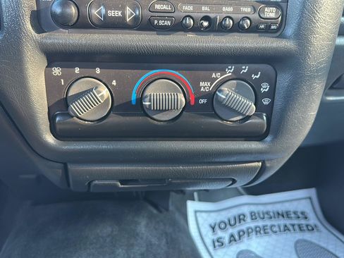 Used 2001 GMC Sonoma SLS w/ Hot Looks Pkg RWD image 18