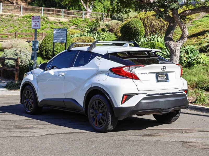 Used 2019 Toyota C-HR LE FWD image 3