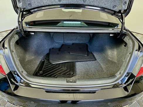 Used 2017 Honda Accord Touring image 27