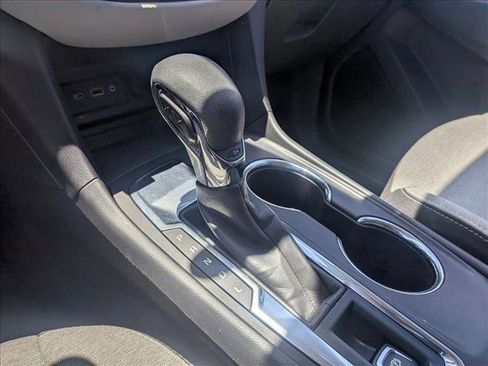 Used 2023 Chevrolet Equinox LS FWD image 11