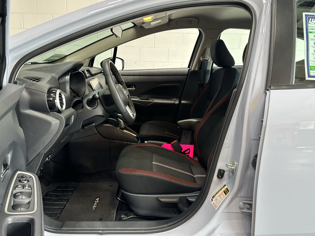 Used 2024 Nissan Versa SR FWD image 14