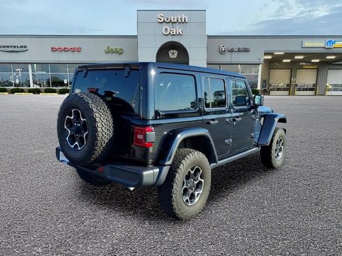 Used 2022 Jeep Wrangler Unlimited Rubicon 4xe w/ Cold Weather Group AWD/4WD image 3
