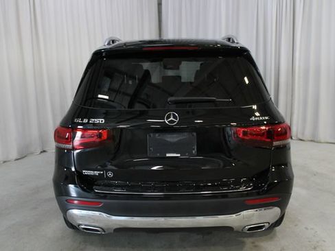 Used 2022 Mercedes-Benz GLB 250 4MATIC w/ Premium Package Lite image 31