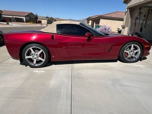 Used 2006 Chevrolet Corvette Convertible w/ Preferred Equipment Group RWD image 2