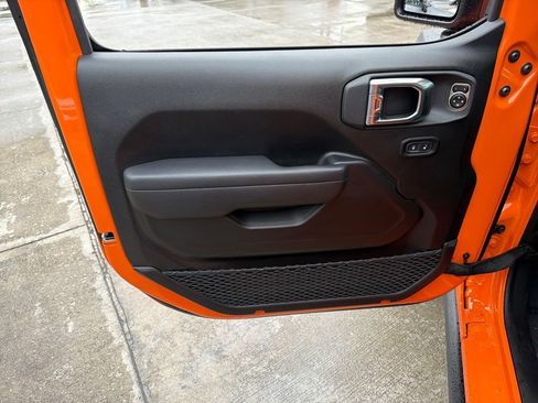 Used 2025 Jeep Wrangler Willys image 16