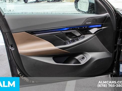 Used 2024 BMW 540i xDrive w/ Executive Package image 36