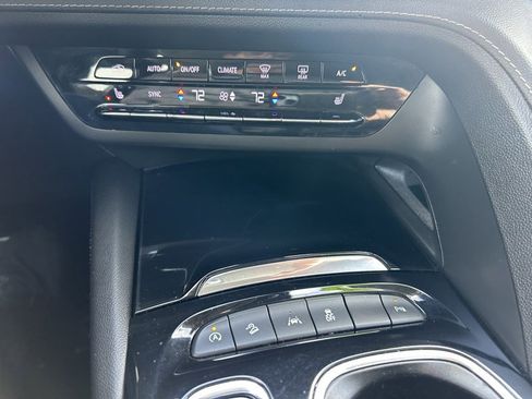 Used 2022 Buick Envision Essence w/ Technology Package I image 26