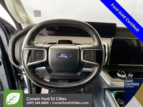 Certified 2025 Ford Expedition Max Platinum image 8