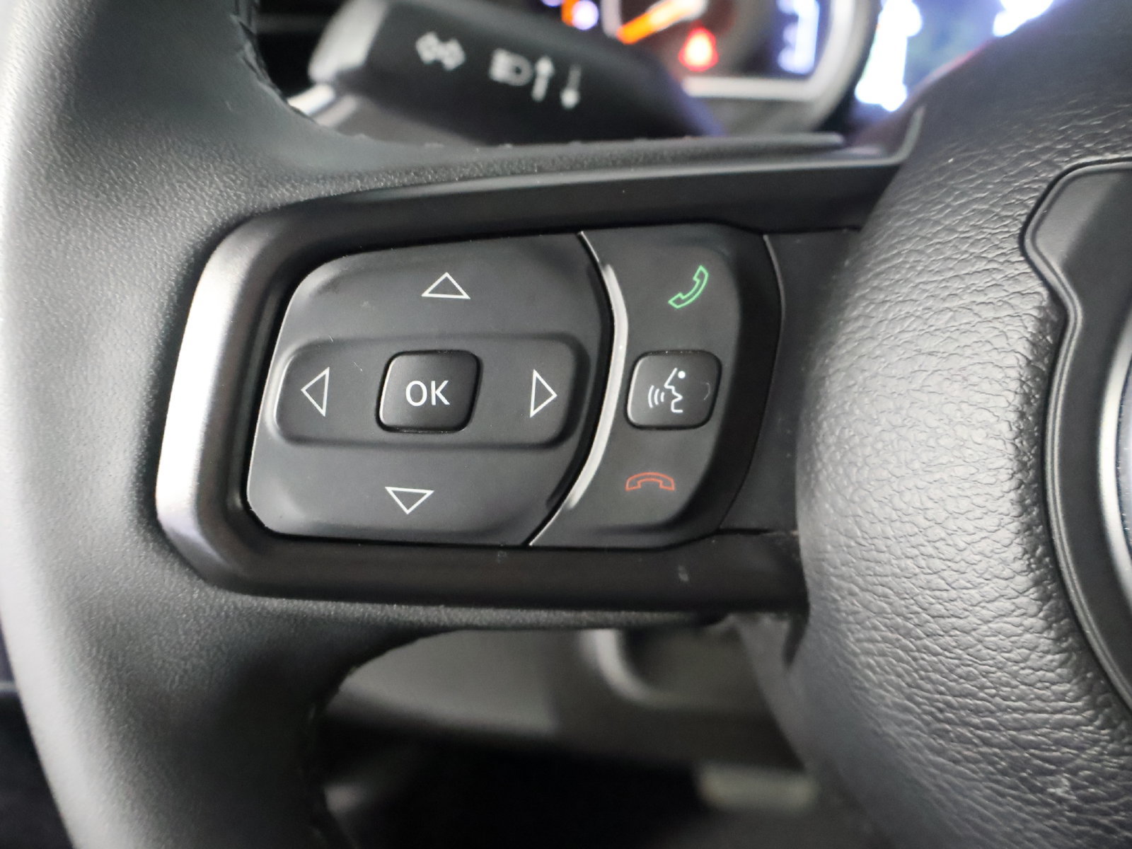 Used 2025 Jeep Wrangler Unlimited Rubicon AWD/4WD image 35