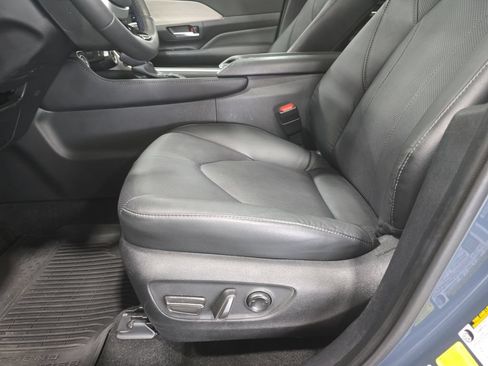 Used 2024 Toyota Grand Highlander AWD Hybrid image 24