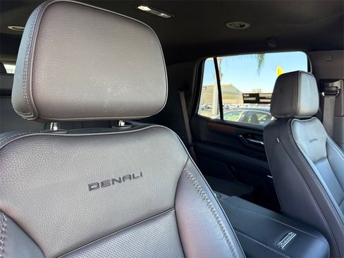 Used 2025 GMC Yukon Denali image 15