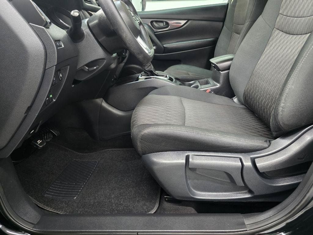 Used 2020 Nissan Rogue S FWD image 9