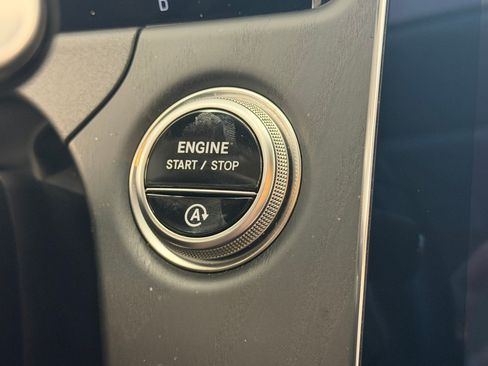 Used 2025 Mercedes-Benz E 350 4MATIC Sedan image 15