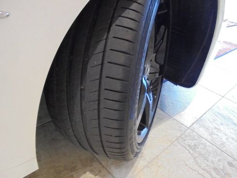 Used 2017 Mercedes-Benz SL 550 image 32