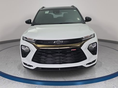 Used 2023 Chevrolet TrailBlazer RS w/ Sun and Liftgate Package image 2