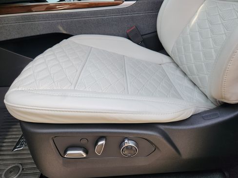 Used 2025 Cadillac Escalade Sport Platinum image 23