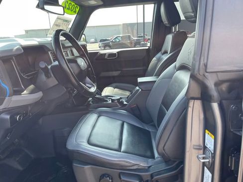 Used 2022 Ford Bronco Black Diamond w/ Sasquatch Package image 9