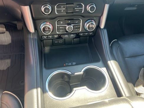 Used 2022 GMC Yukon SLT w/ SLT Premium Package AWD/4WD image 10