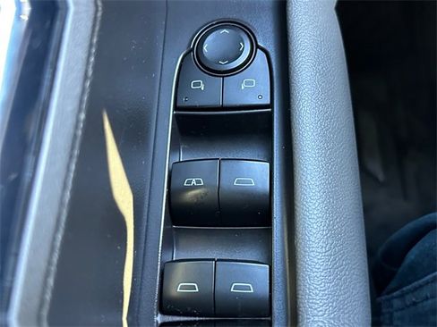 Used 2023 Chevrolet Colorado ZR2 w/ ZR2 Convenience Package III image 18