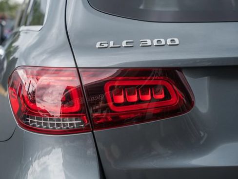 Used 2021 Mercedes-Benz GLC 300 4MATIC image 7