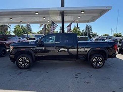 Used 2022 GMC Sierra 3500 AT4 w/ AT4 Preferred Package AWD/4WD image 6
