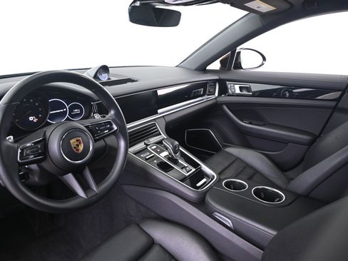 Certified 2021 Porsche Panamera 4 image 4